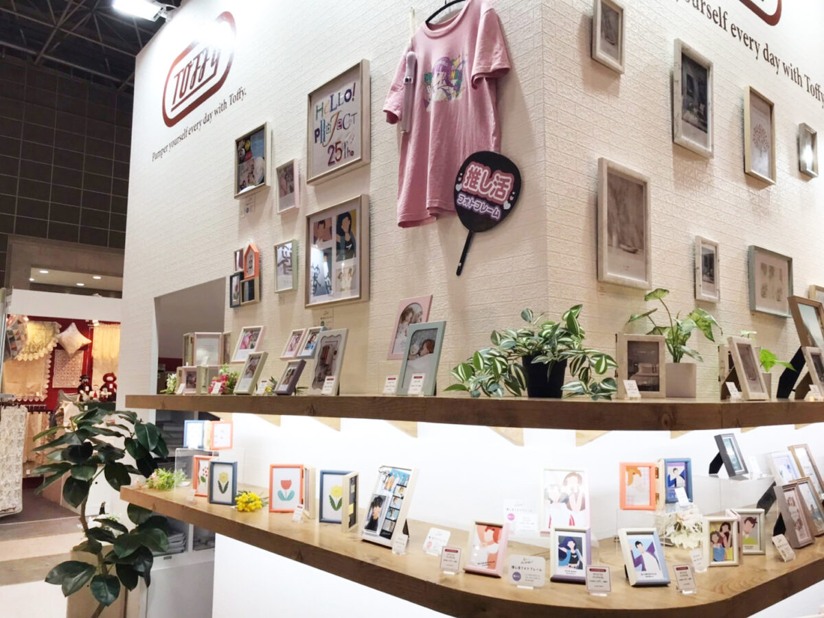 設営も演出もスマートに｜造花グリーンで差がつく展示会ブース